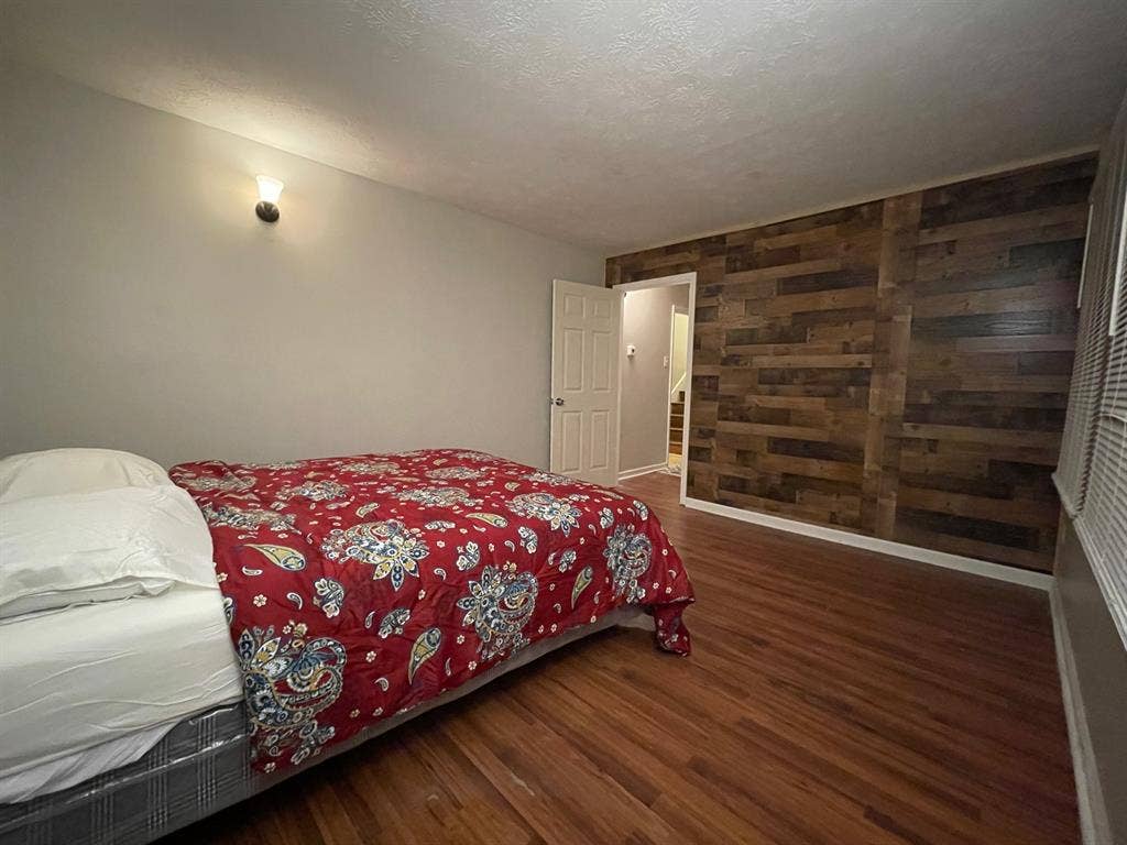 3 BR in College Park