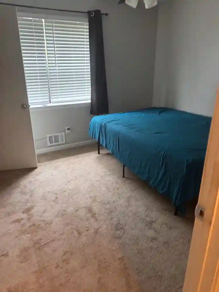 6 BR in Lawrenceville