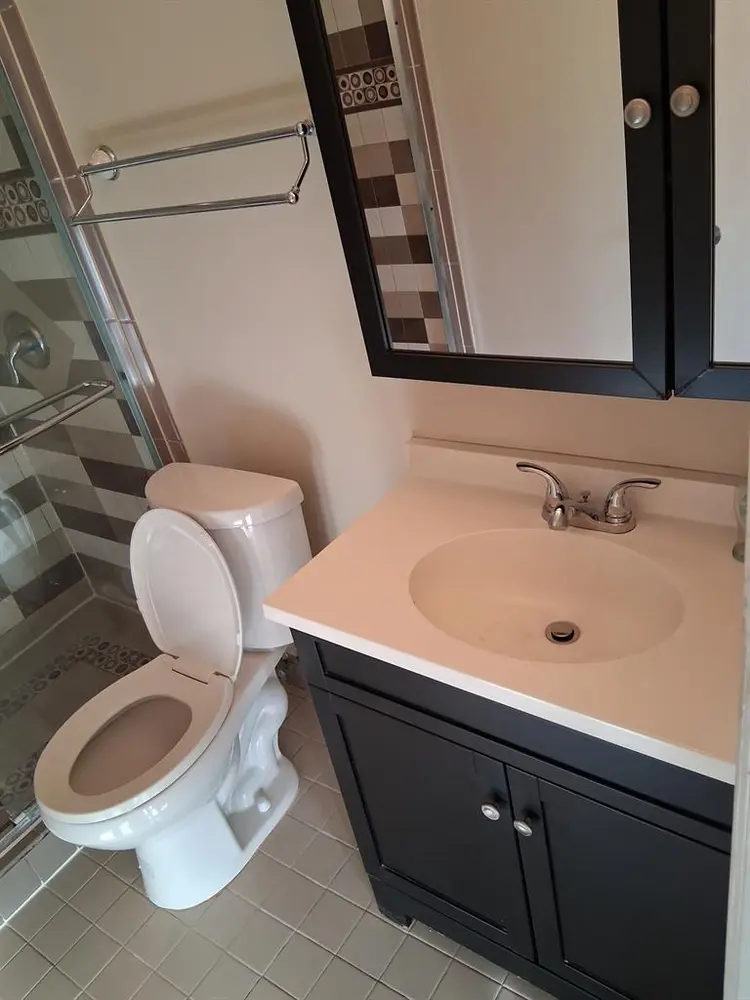 Spacious Private Bedroom & Ensuite