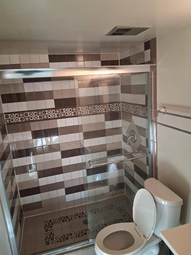 Spacious Private Bedroom & Ensuite