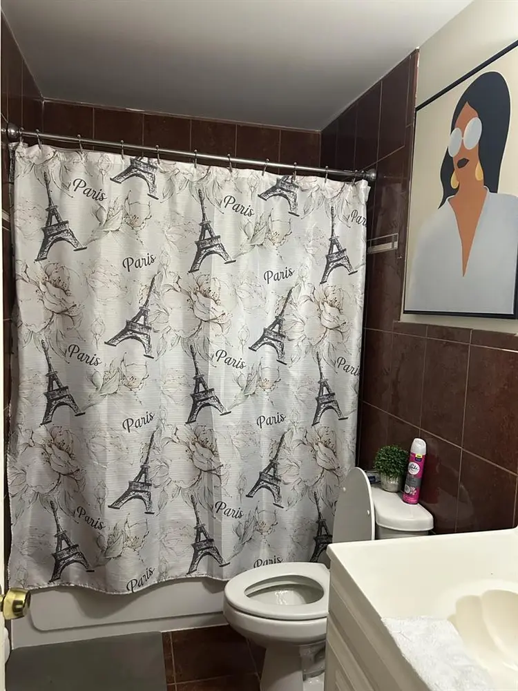 Clean and spacious room!!!