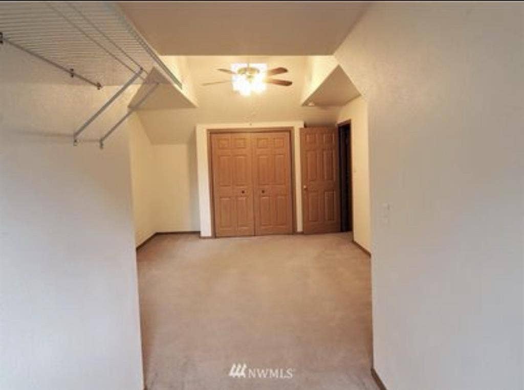 Upstairs bedroom for rent