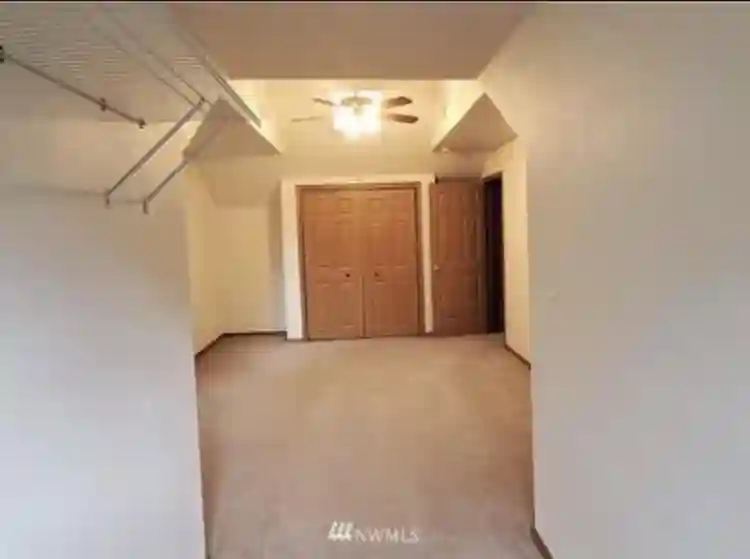 Upstairs bedroom for rent