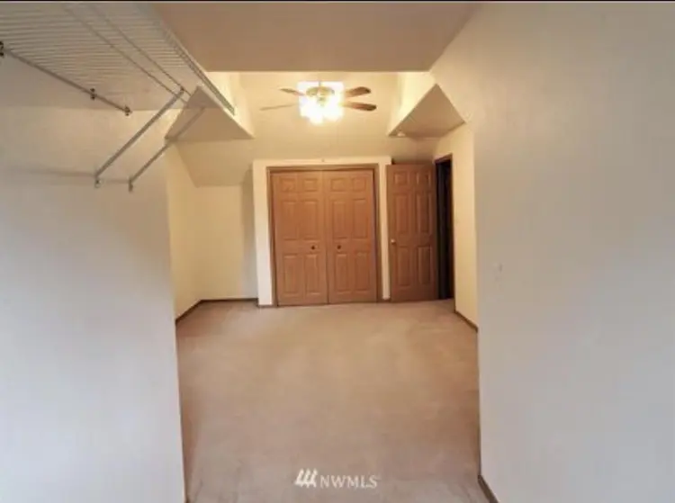 Upstairs bedroom for rent