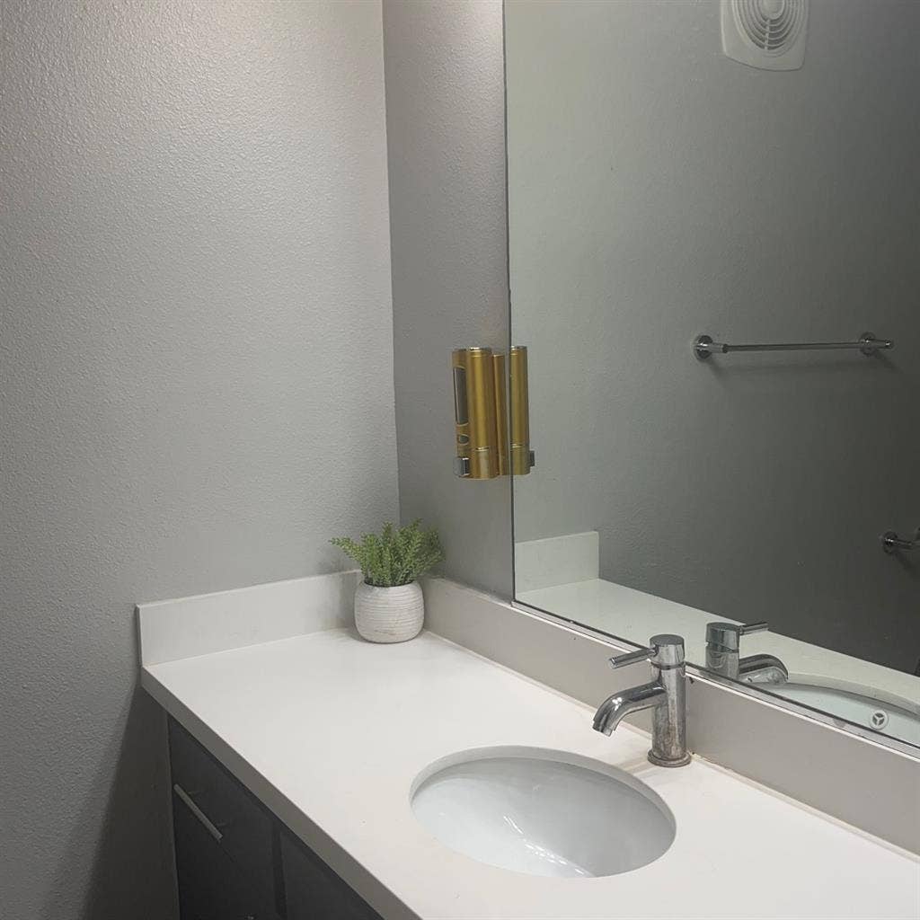 Private room near CSUN