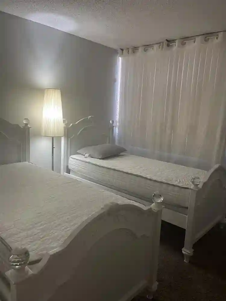 Private room near CSUN