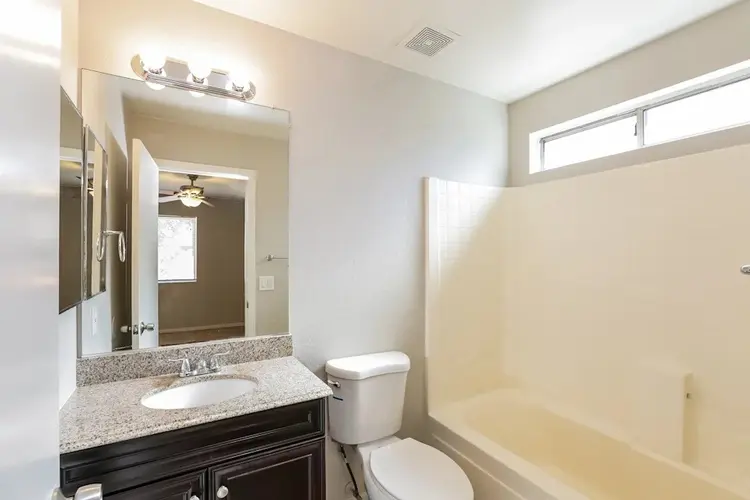 Comfortable Private Room Ready