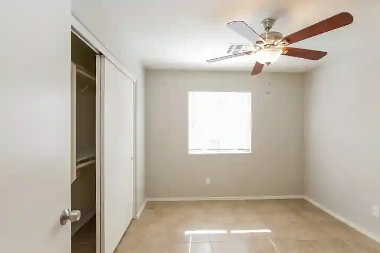 Comfortable Private Room Ready