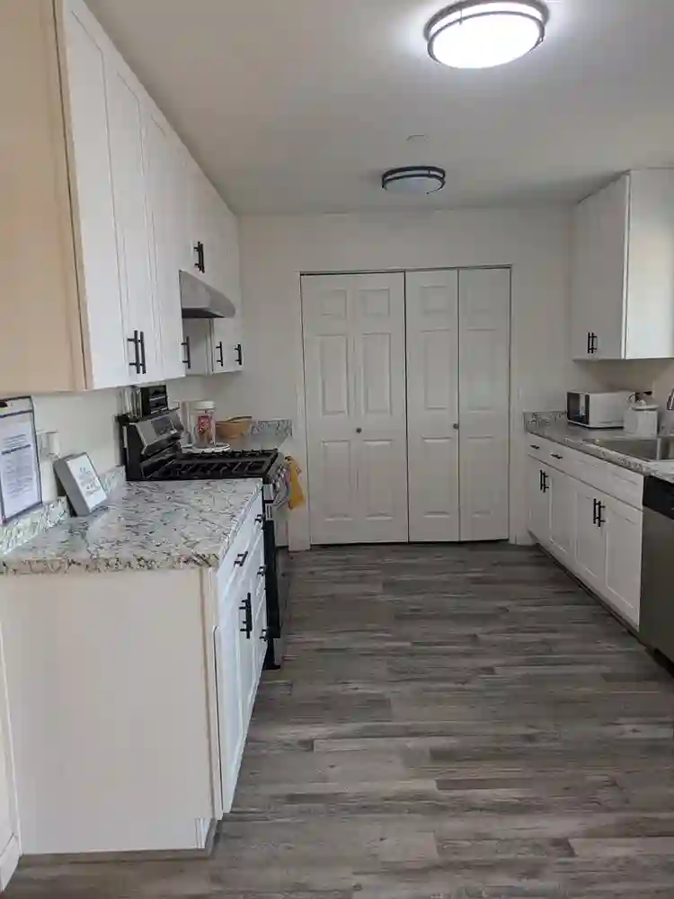 Housing women / single mothers.