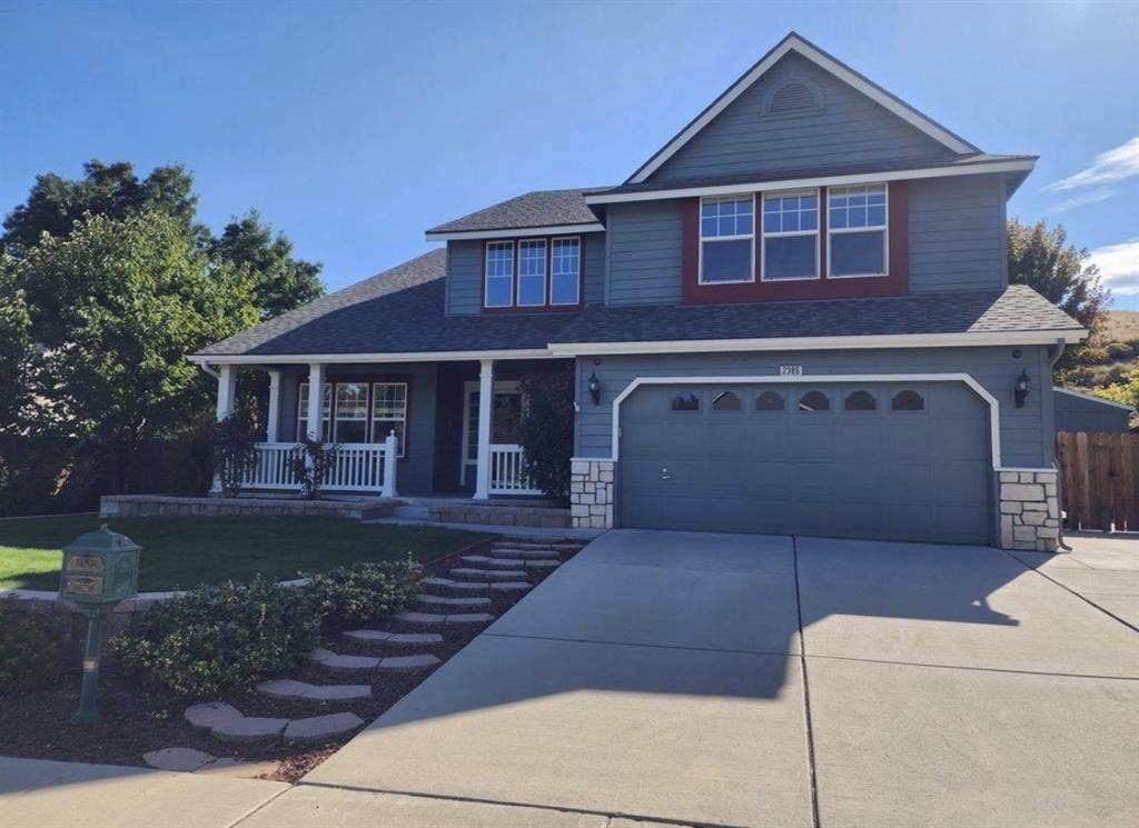Live/work exchange possible