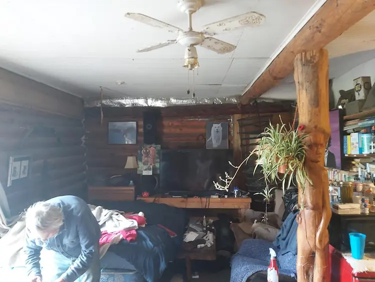 Lee Creek BC Room for Rent