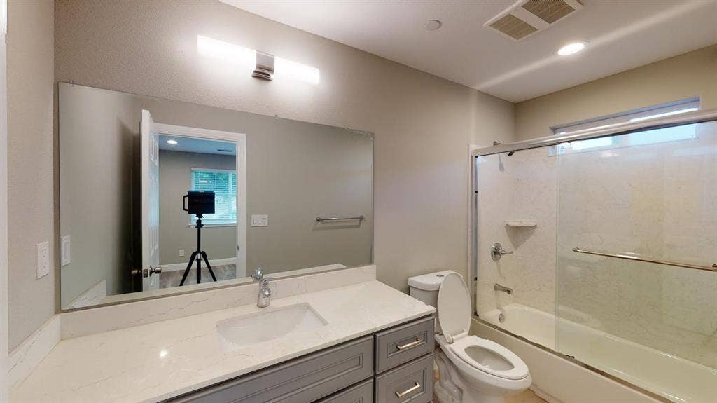 1 BR in Hayward
