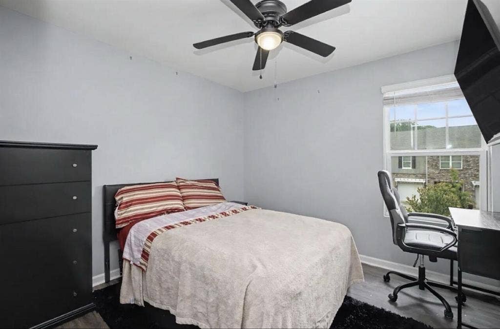 1200$ - Roomate needed