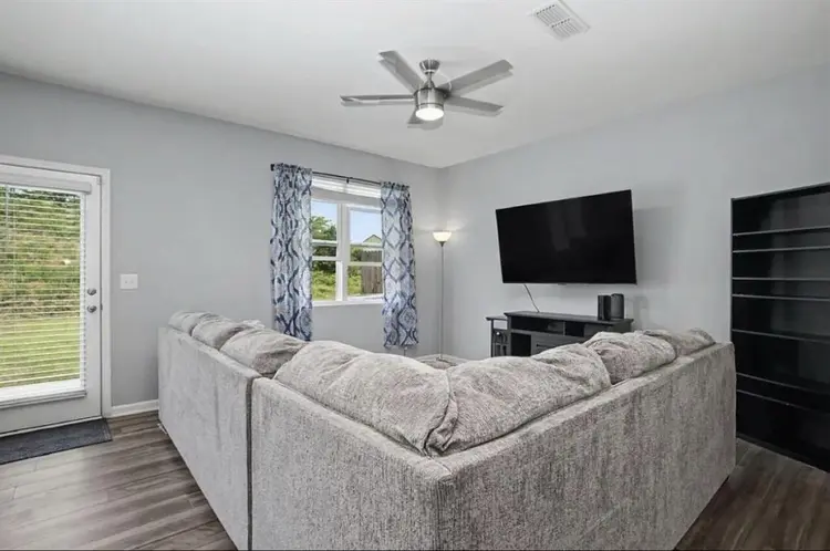 1200$ - Roomate needed