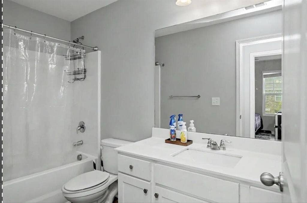 1200$ - Roomate needed