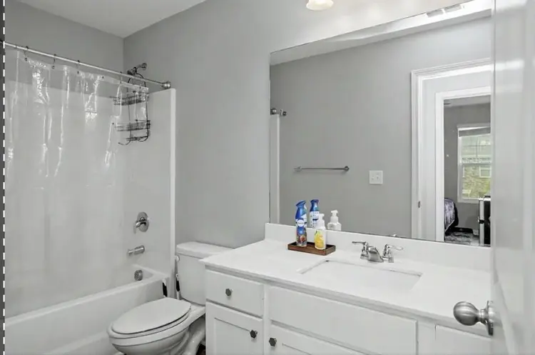 1200$ - Roomate needed