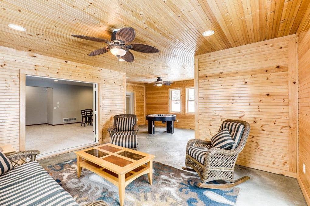 Beautiful room in Cottage Grove