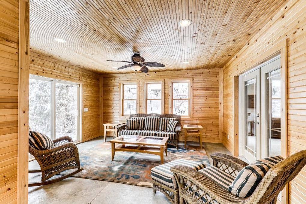 Beautiful room in Cottage Grove