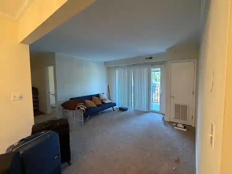 2B2B Ivy Garden Apartment with Den