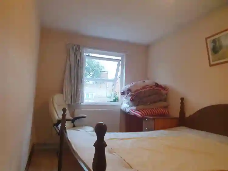 Double Room Fields, av NOW