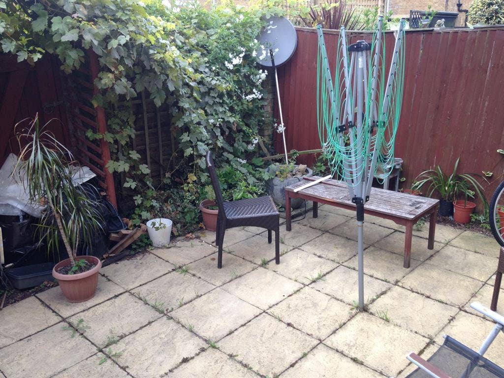 Double Room Fields, av NOW