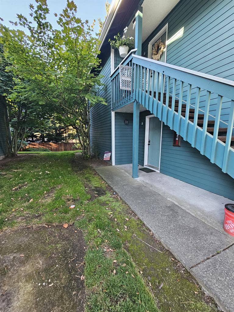 Private Bed/Bath in Quiet Condo