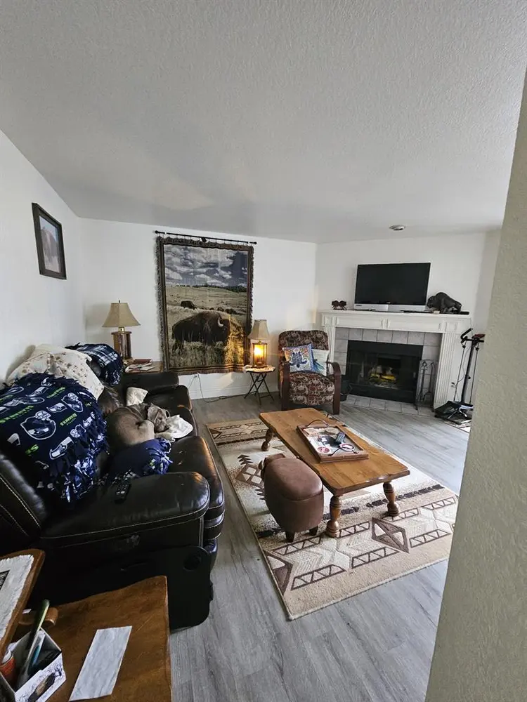 Private Bed/Bath in Quiet Condo