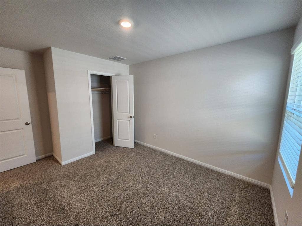 Private room Near Texas State