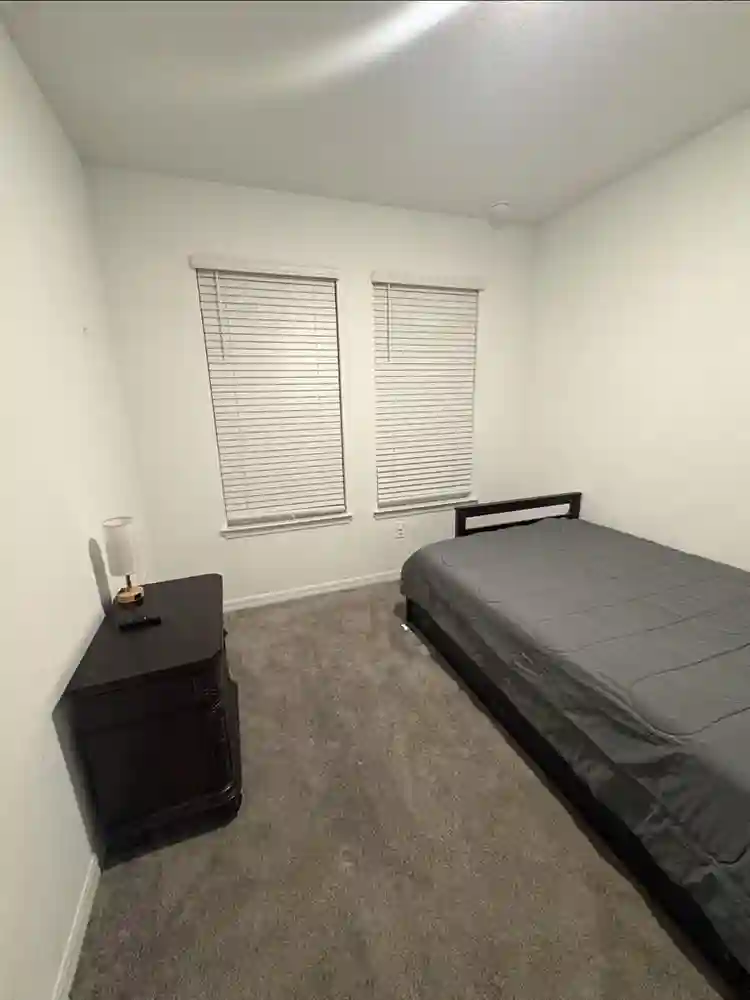 Room for rent, move in asap if need