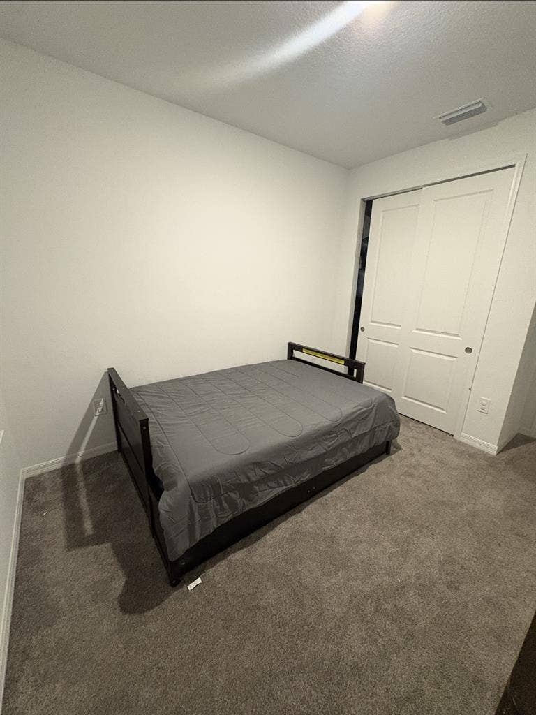 Room for rent, move in asap if need