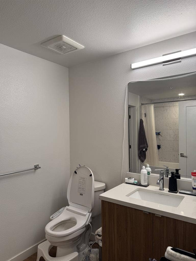 Lease Takeover - private bedroom