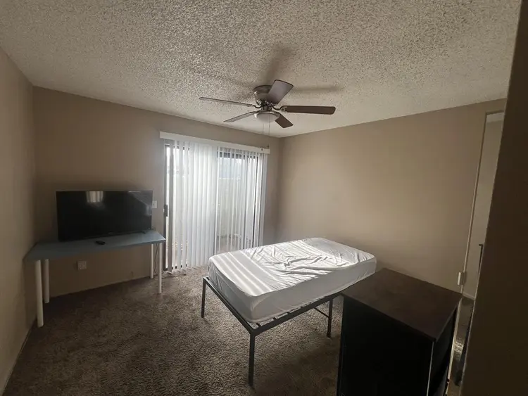 Single private bedroom with bath