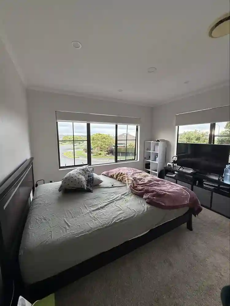 Flatmate wanted (Botany)