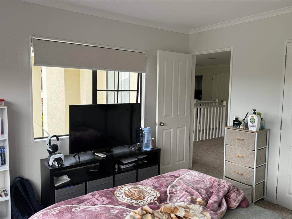 Flatmate wanted (Botany)