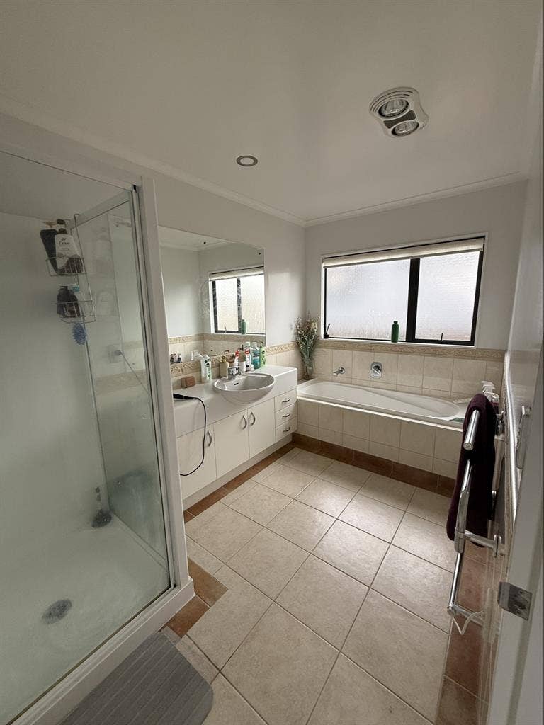 Flatmate wanted (Botany)