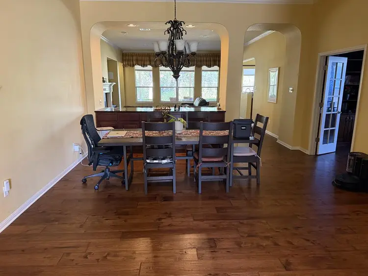 Private 2nd Floor - all bills paid