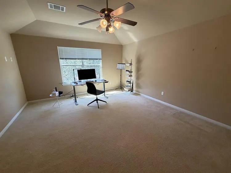 Private 2nd Floor - all bills paid