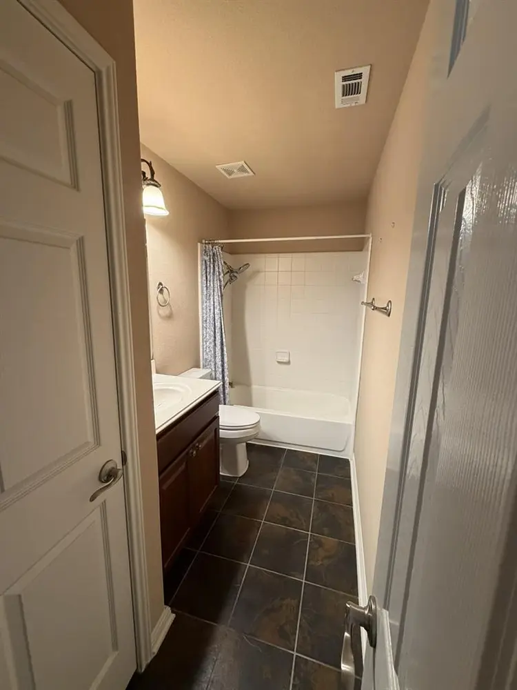 Private 2nd Floor - all bills paid
