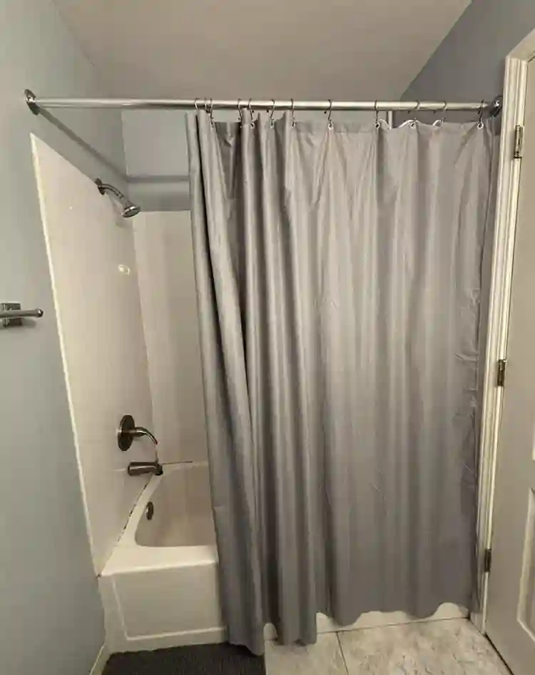 Room in Elk Grove Village
