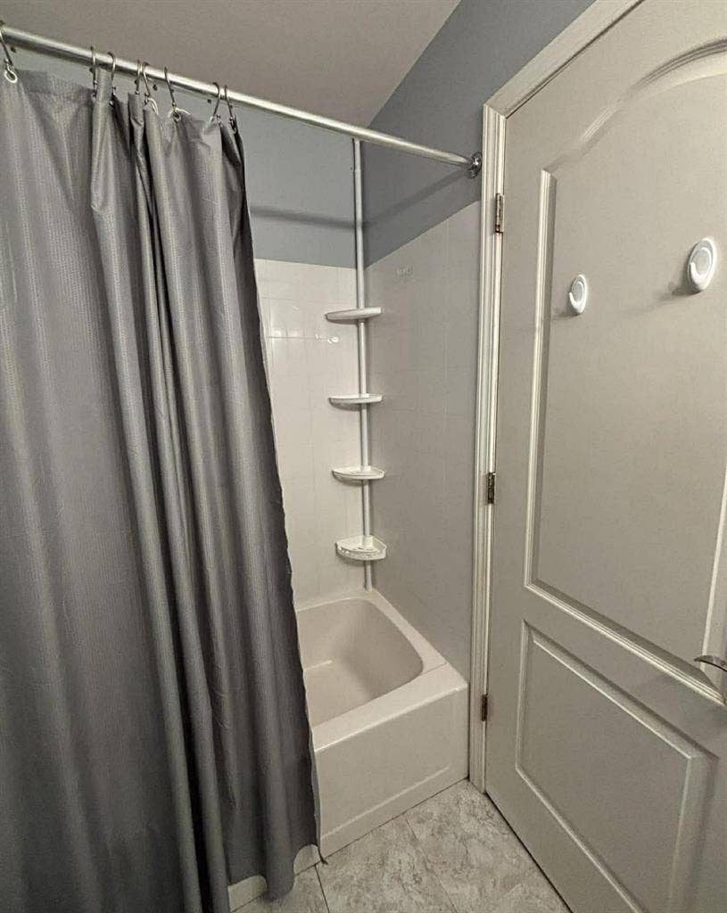Room in Elk Grove Village
