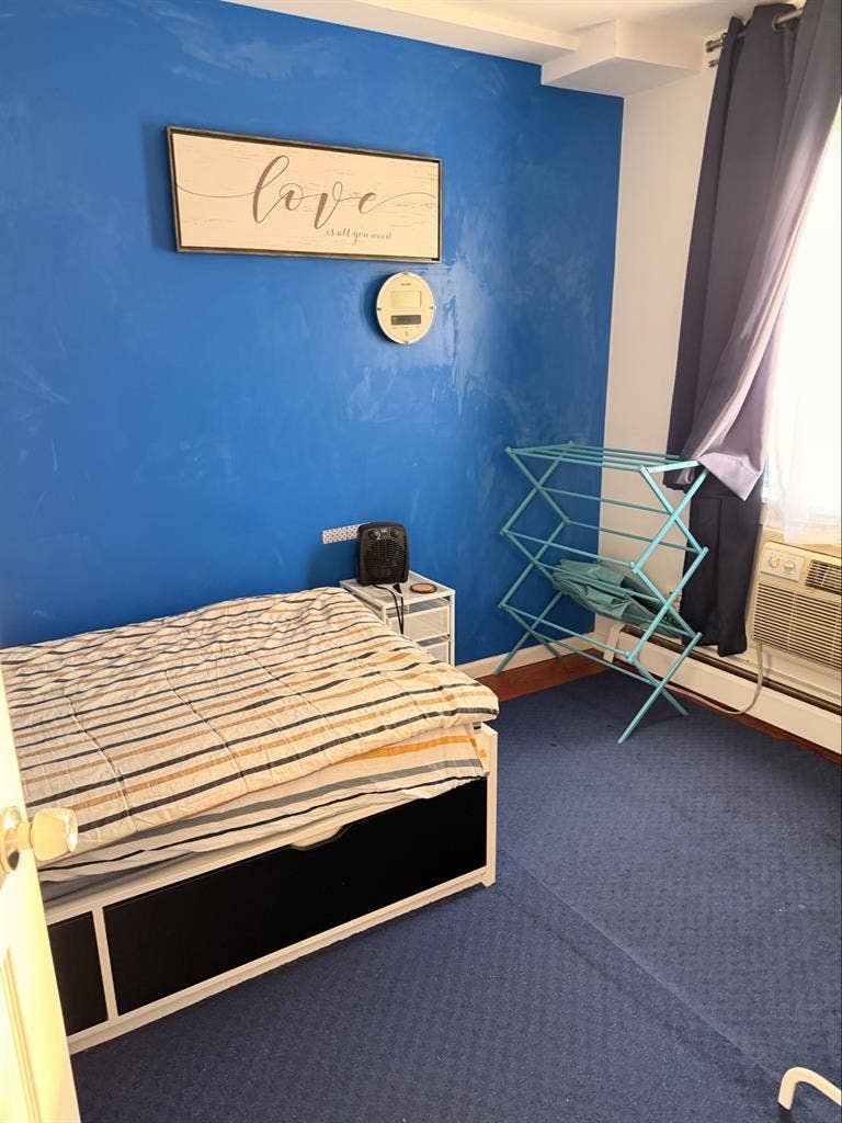 Room in Elk Grove Village
