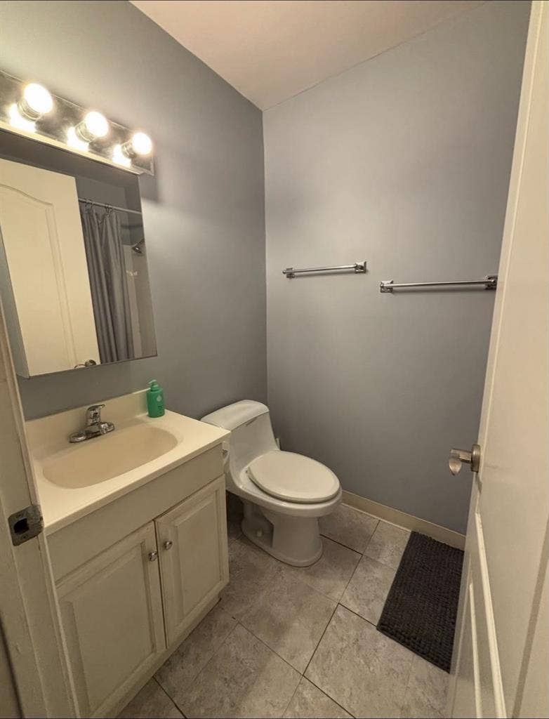 Room in Elk Grove Village