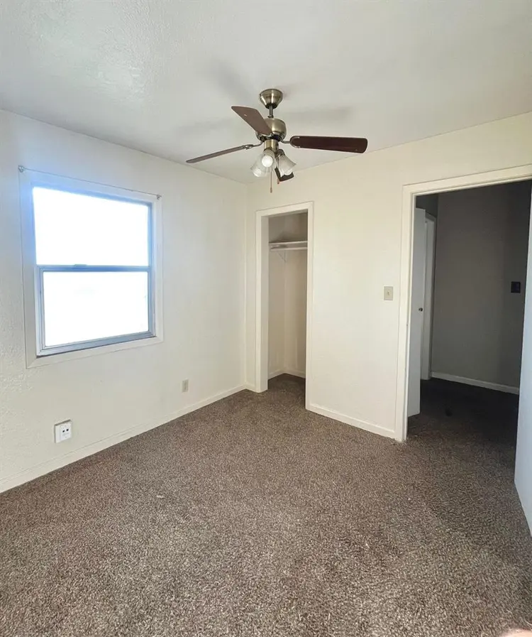 Room for Rent in French CampFemale