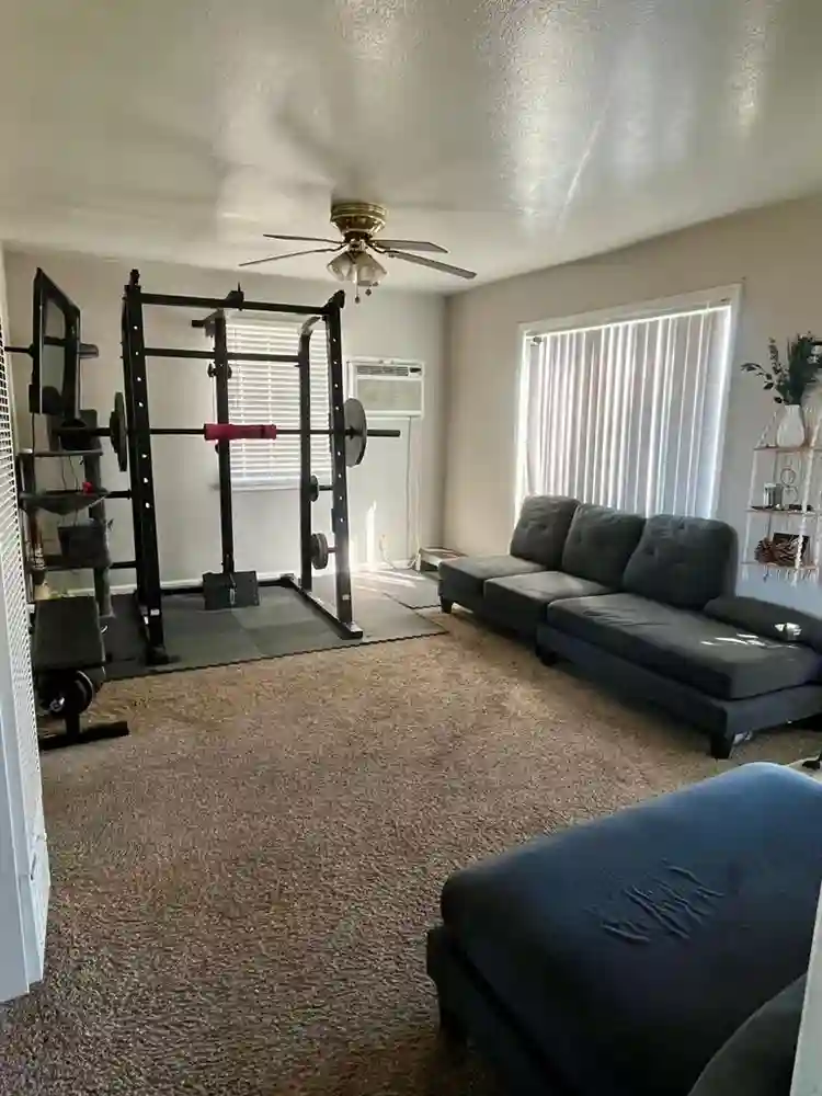 Room for Rent in French CampFemale