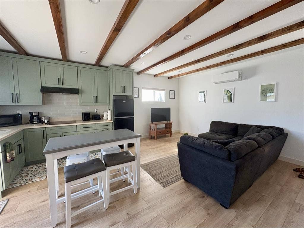 Private 2bed/1bath-Fully furnished