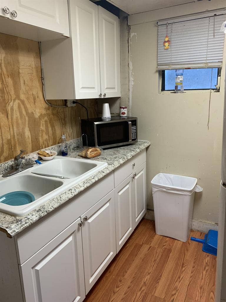 Room for rent w/wifi & utilities