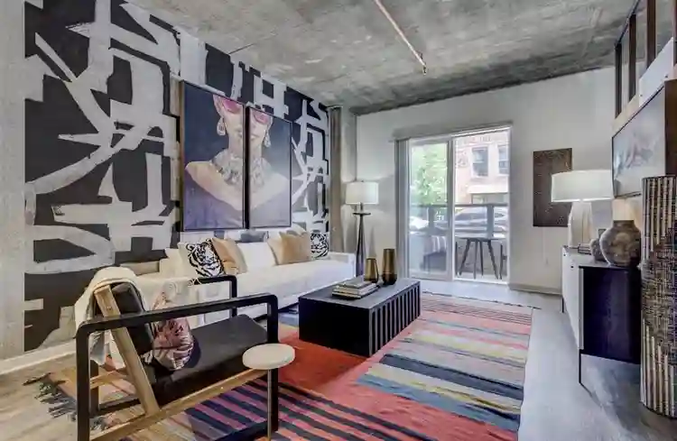 LOOKING FOR A SUBLEASE