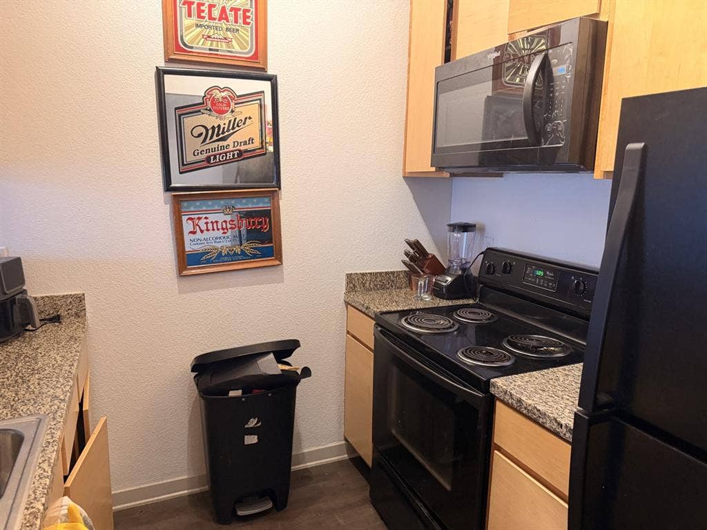 LOOKING FOR A SUBLEASE