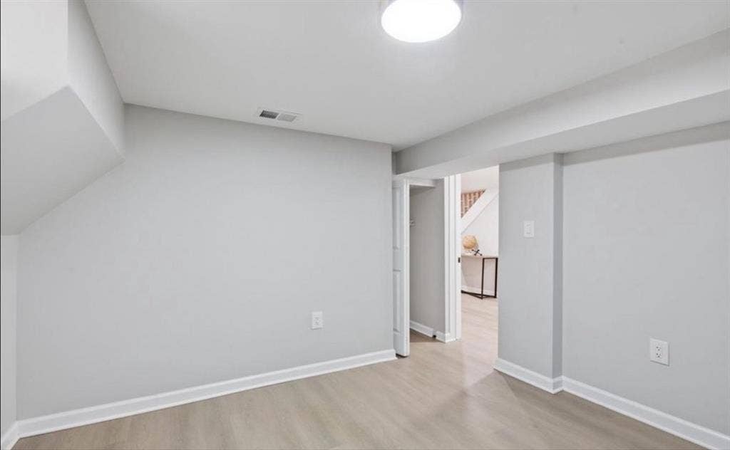 Private Basement room shared bath