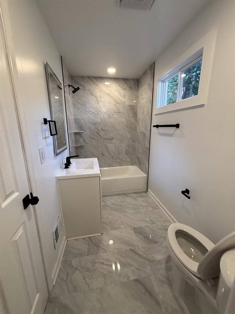 Private Basement room shared bath